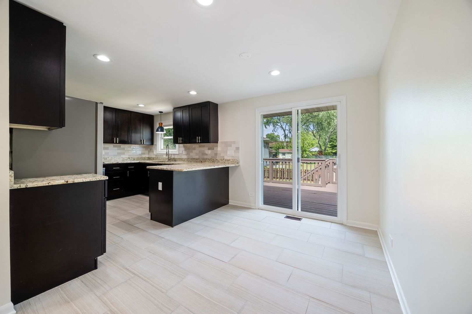 1530 Syracuse Lane, Schaumburg, IL 60193