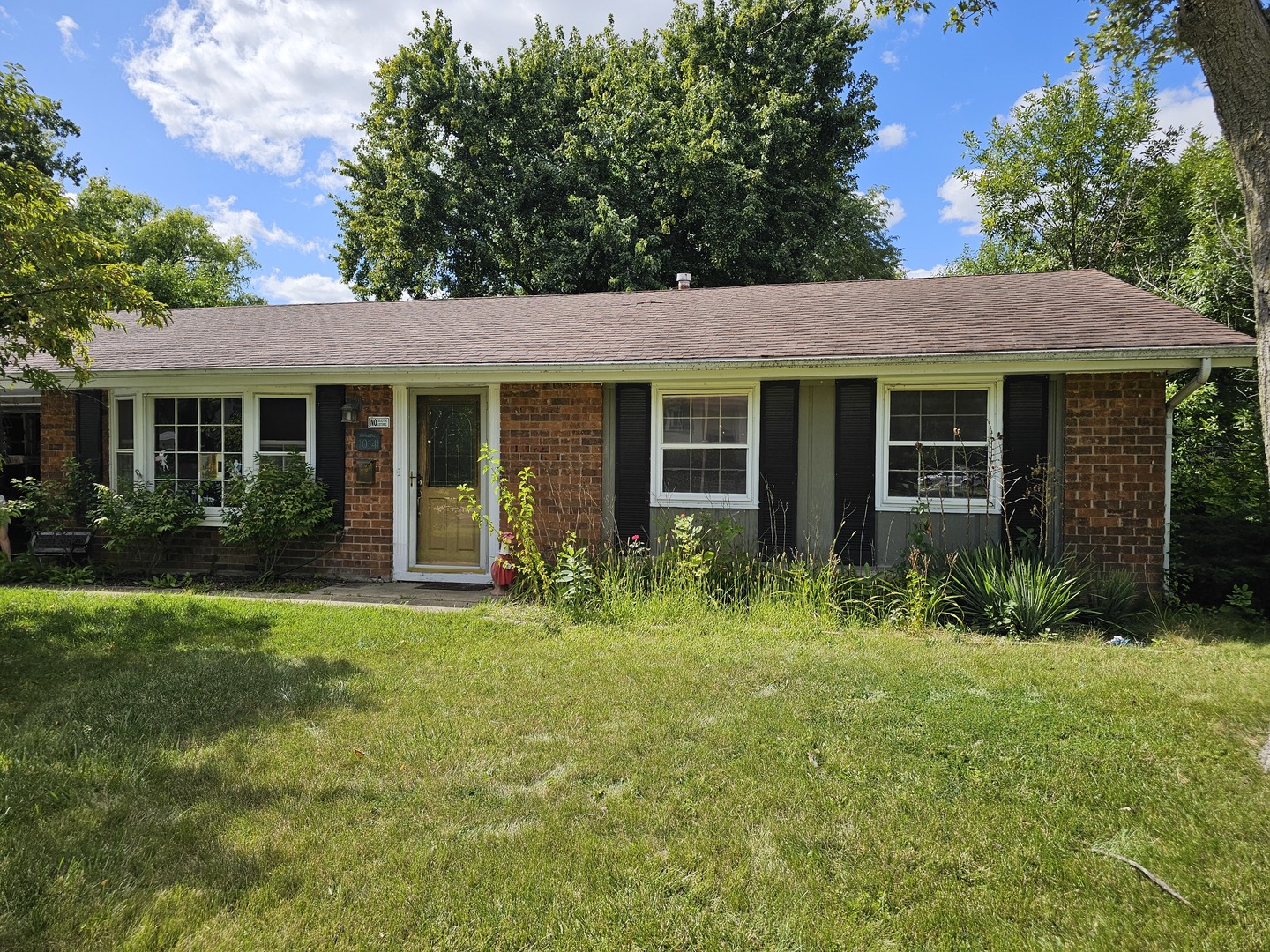 1014 Webster Lane, Schaumburg, IL 60193