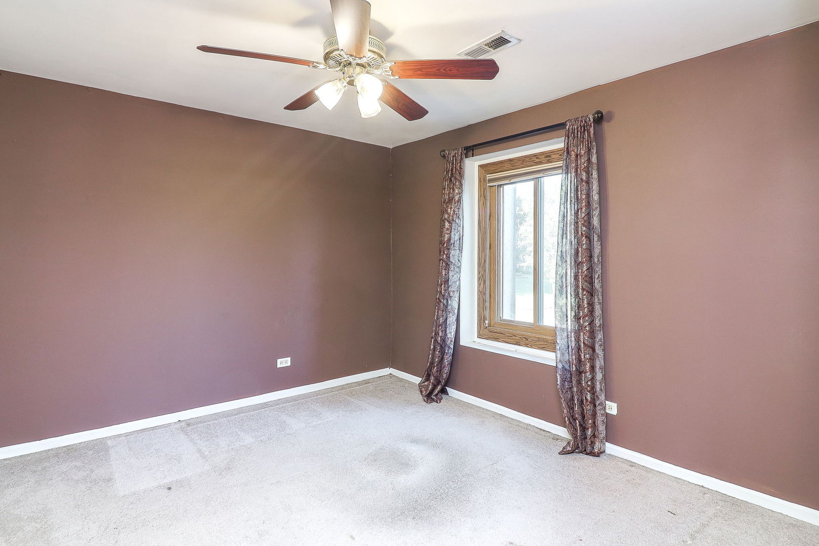 170 Cascade Drive, Indian Head Park, IL 60525
