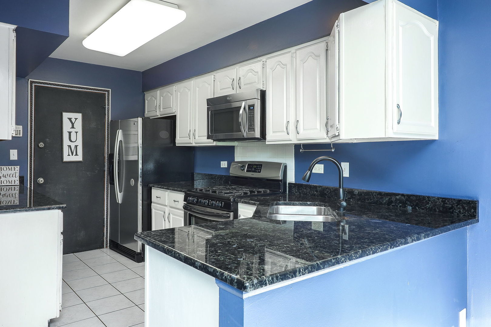 170 Cascade Drive, Indian Head Park, IL 60525