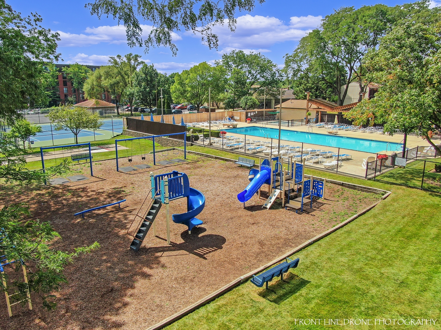 170 Cascade Drive, Indian Head Park, IL 60525