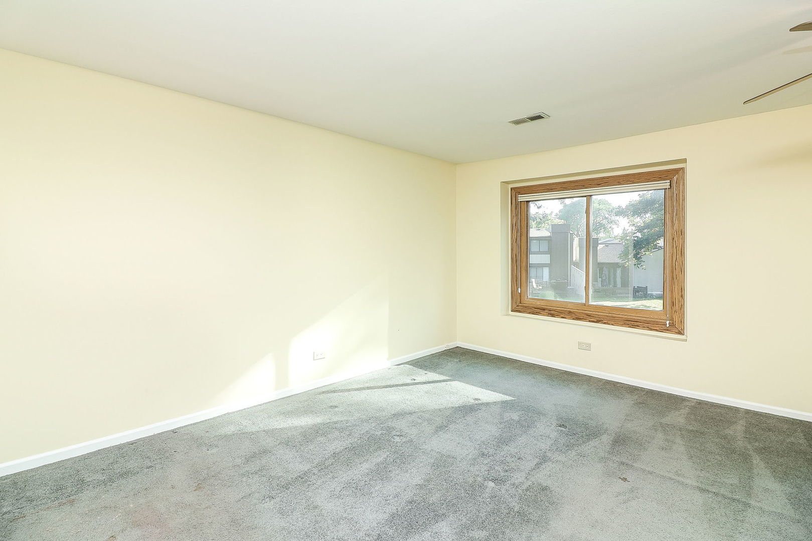 170 Cascade Drive, Indian Head Park, IL 60525