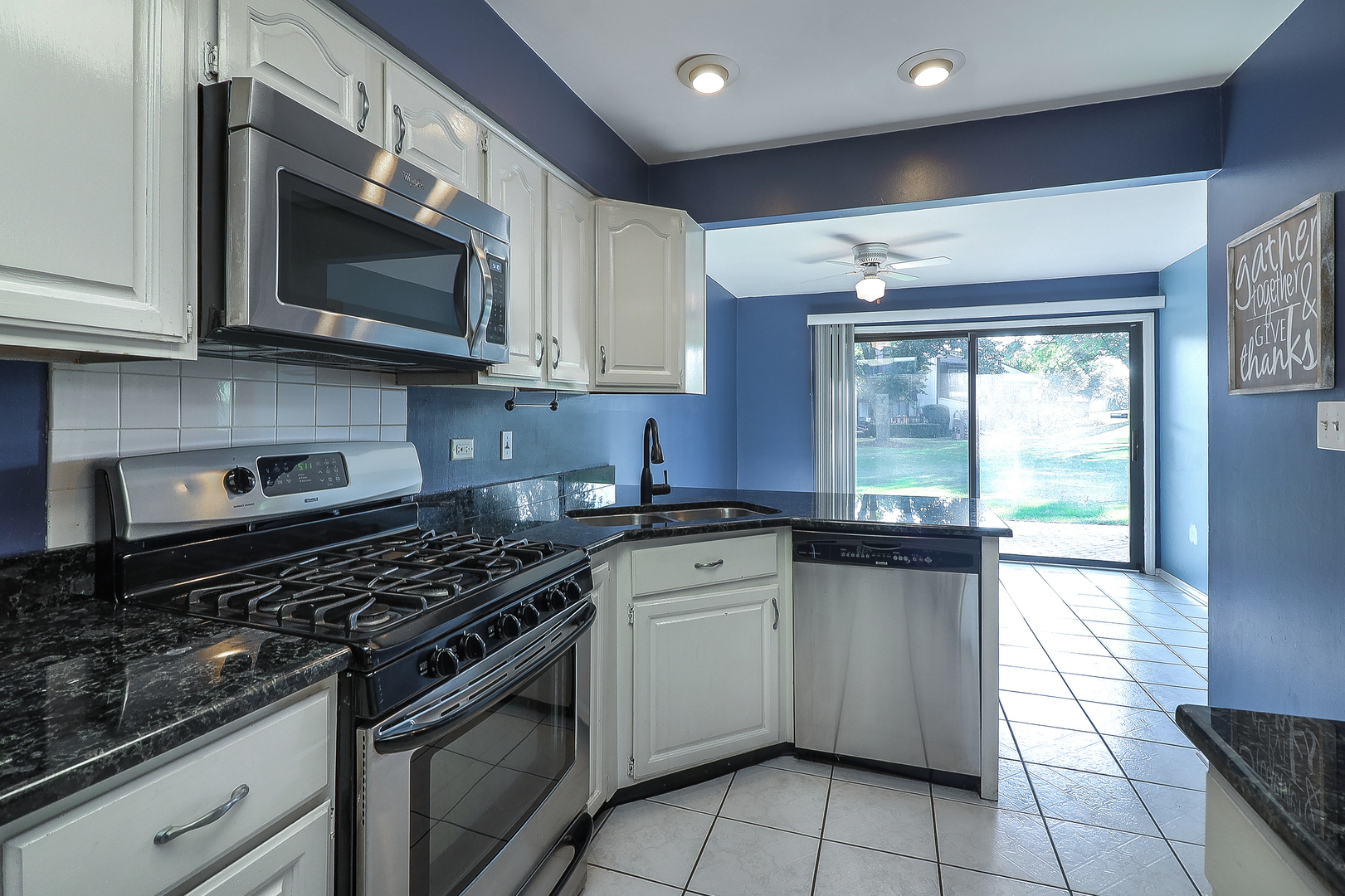 170 Cascade Drive, Indian Head Park, IL 60525