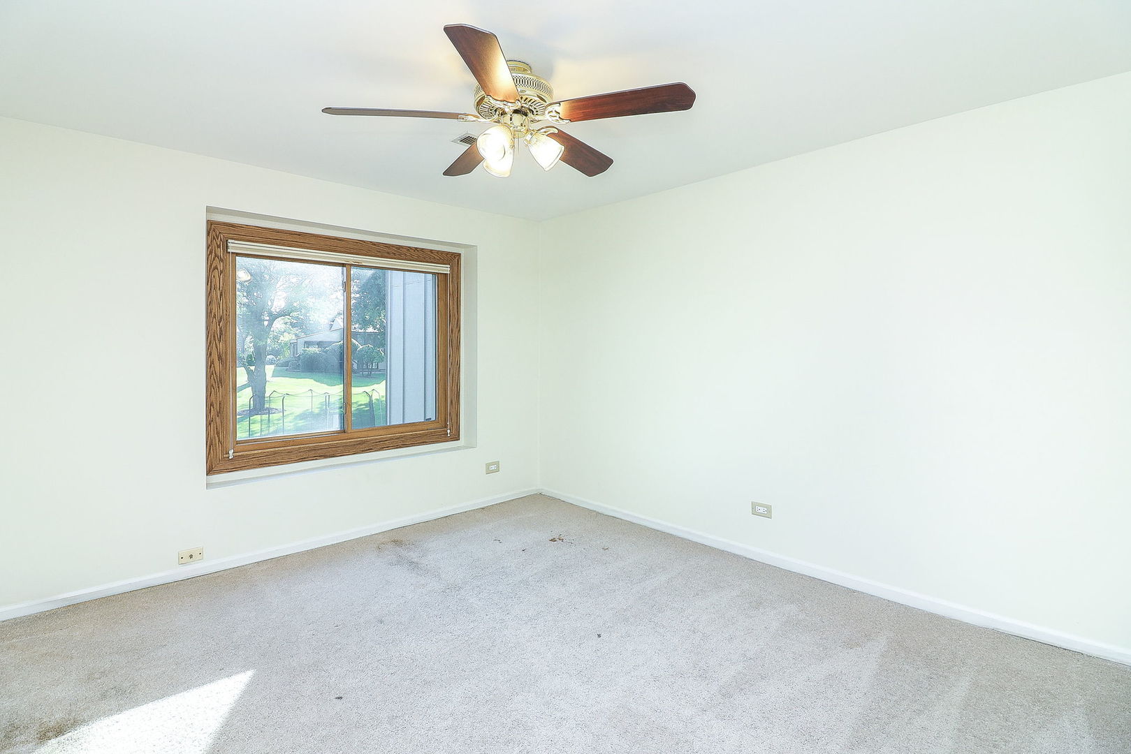 170 Cascade Drive, Indian Head Park, IL 60525