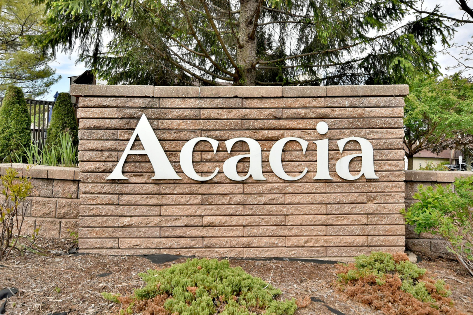 170 Cascade Drive, Indian Head Park, IL 60525