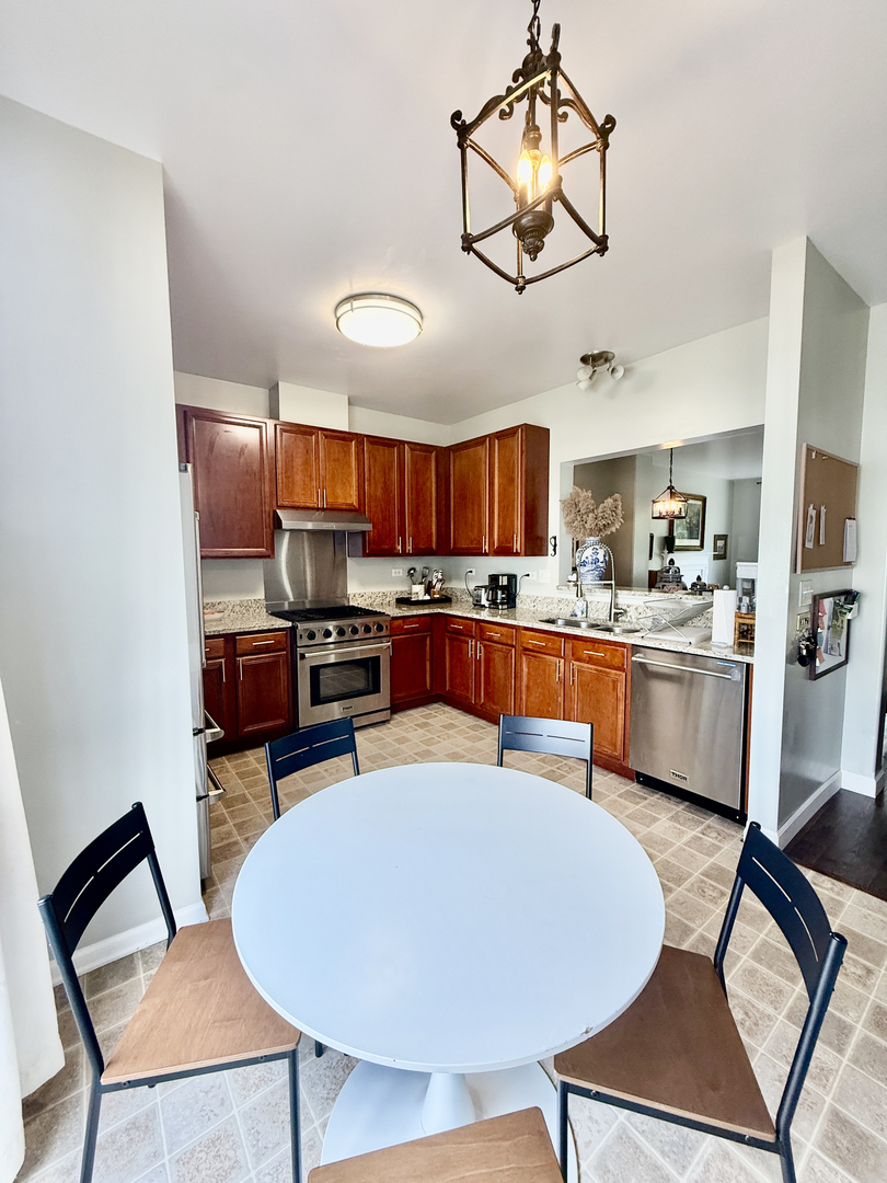 2538 Hatfield Court, Elgin, IL 60123