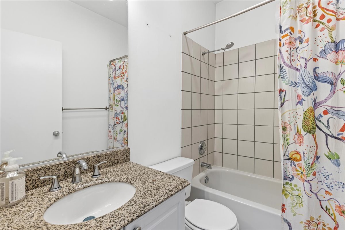 2903 N Wolcott Avenue, Chicago, IL 60657