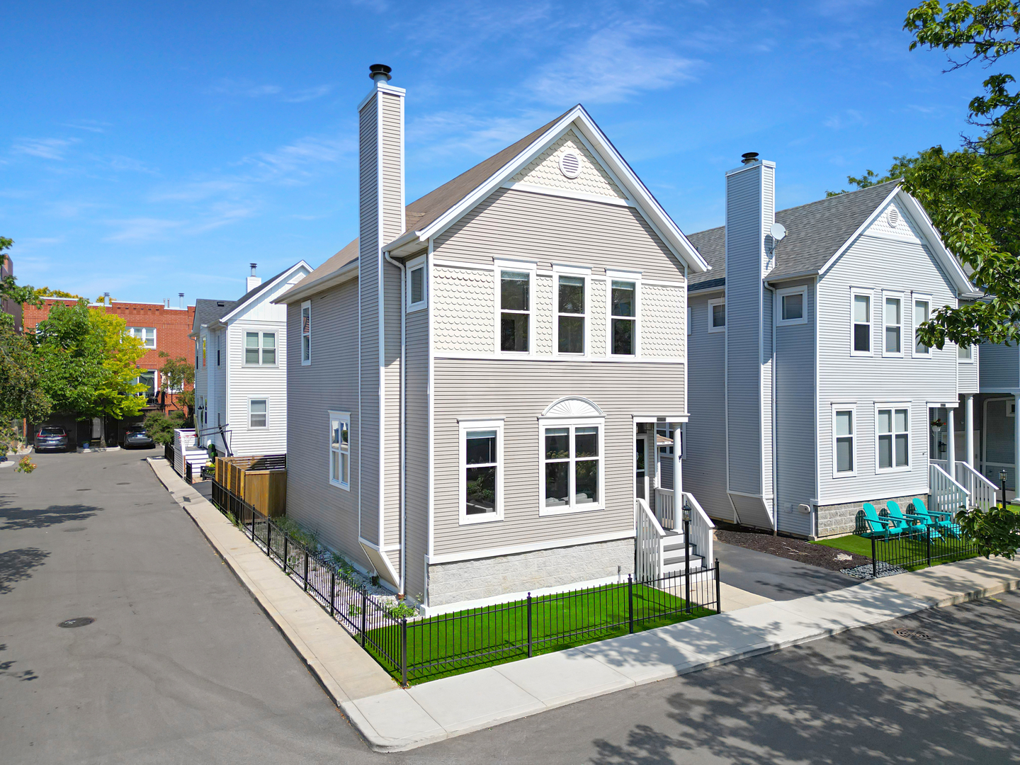 2903 N Wolcott Avenue, Chicago, IL 60657