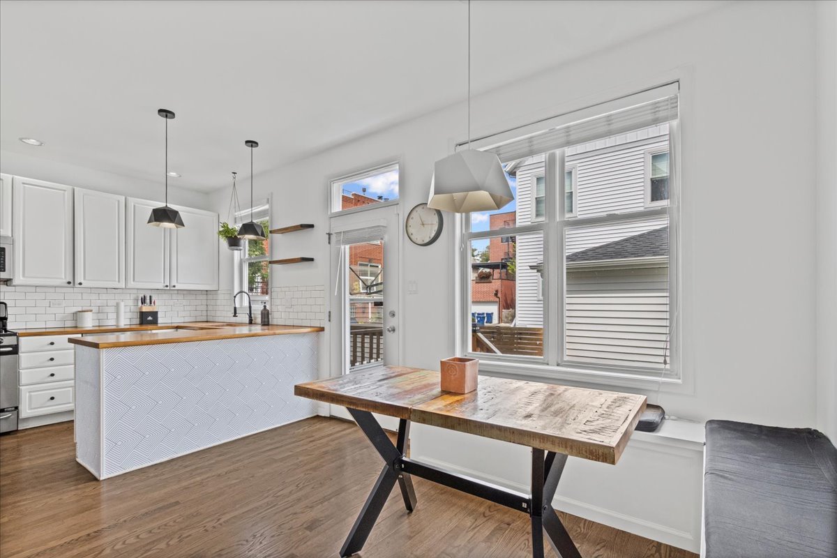 2903 N Wolcott Avenue, Chicago, IL 60657