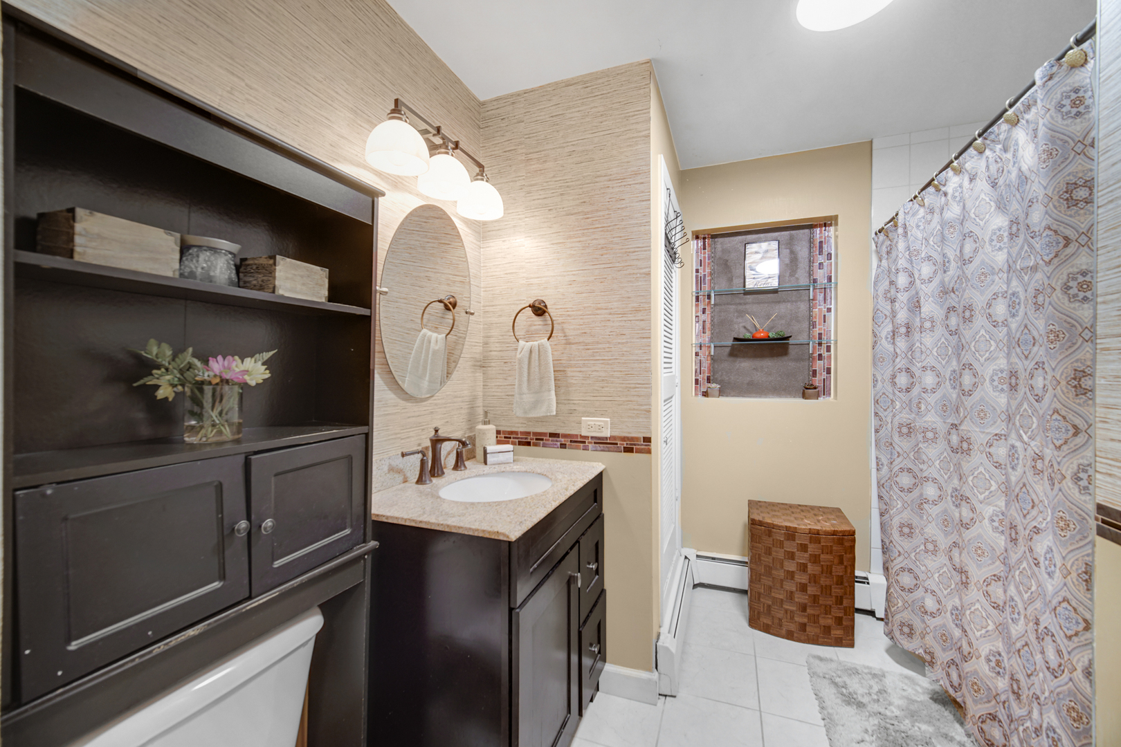 855 N Greenleaf Street, Gurnee, IL 60031