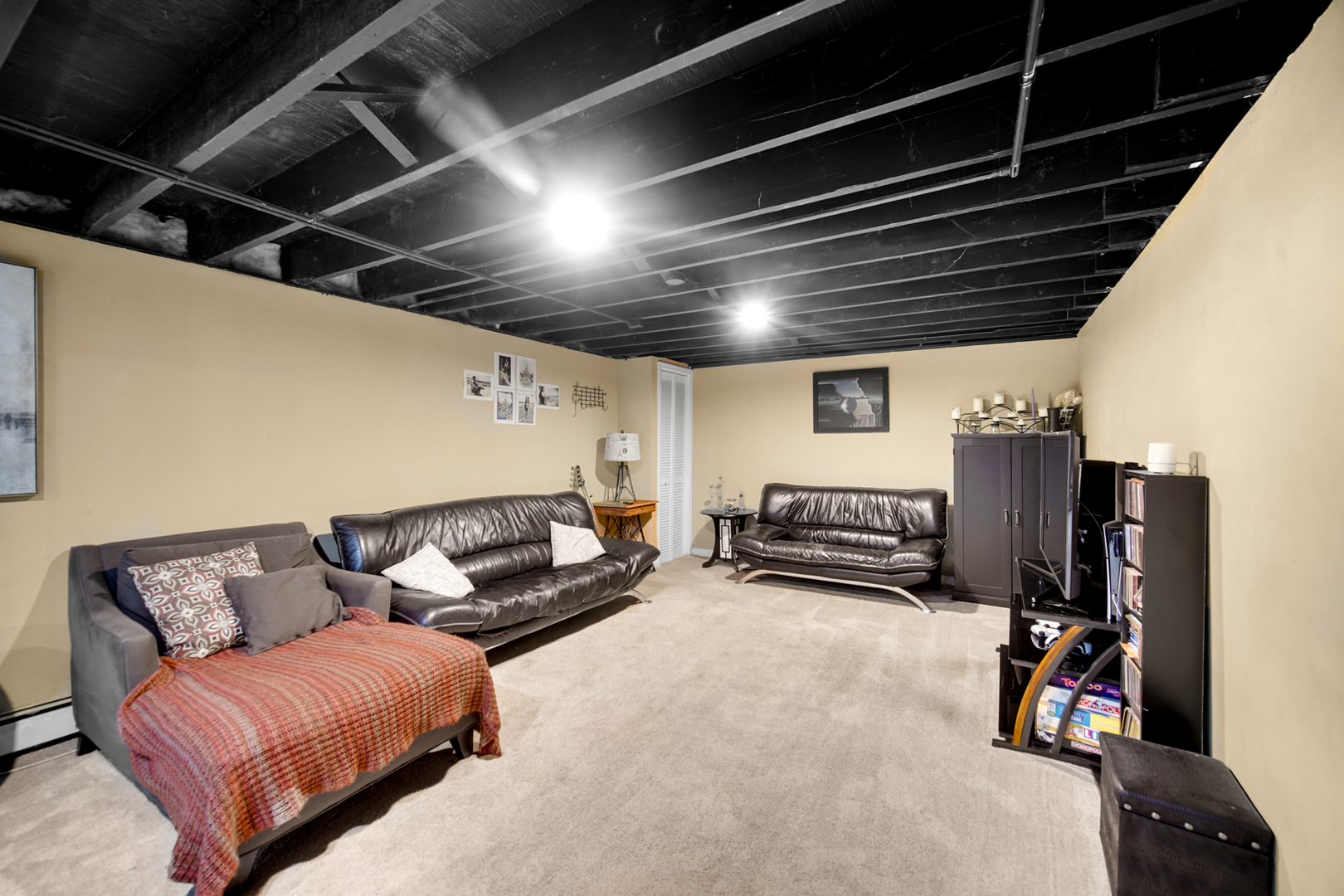 855 N Greenleaf Street, Gurnee, IL 60031