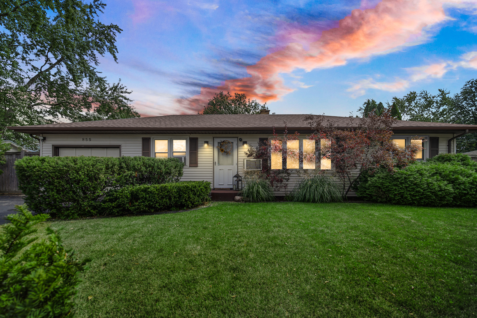 855 N Greenleaf Street, Gurnee, IL 60031