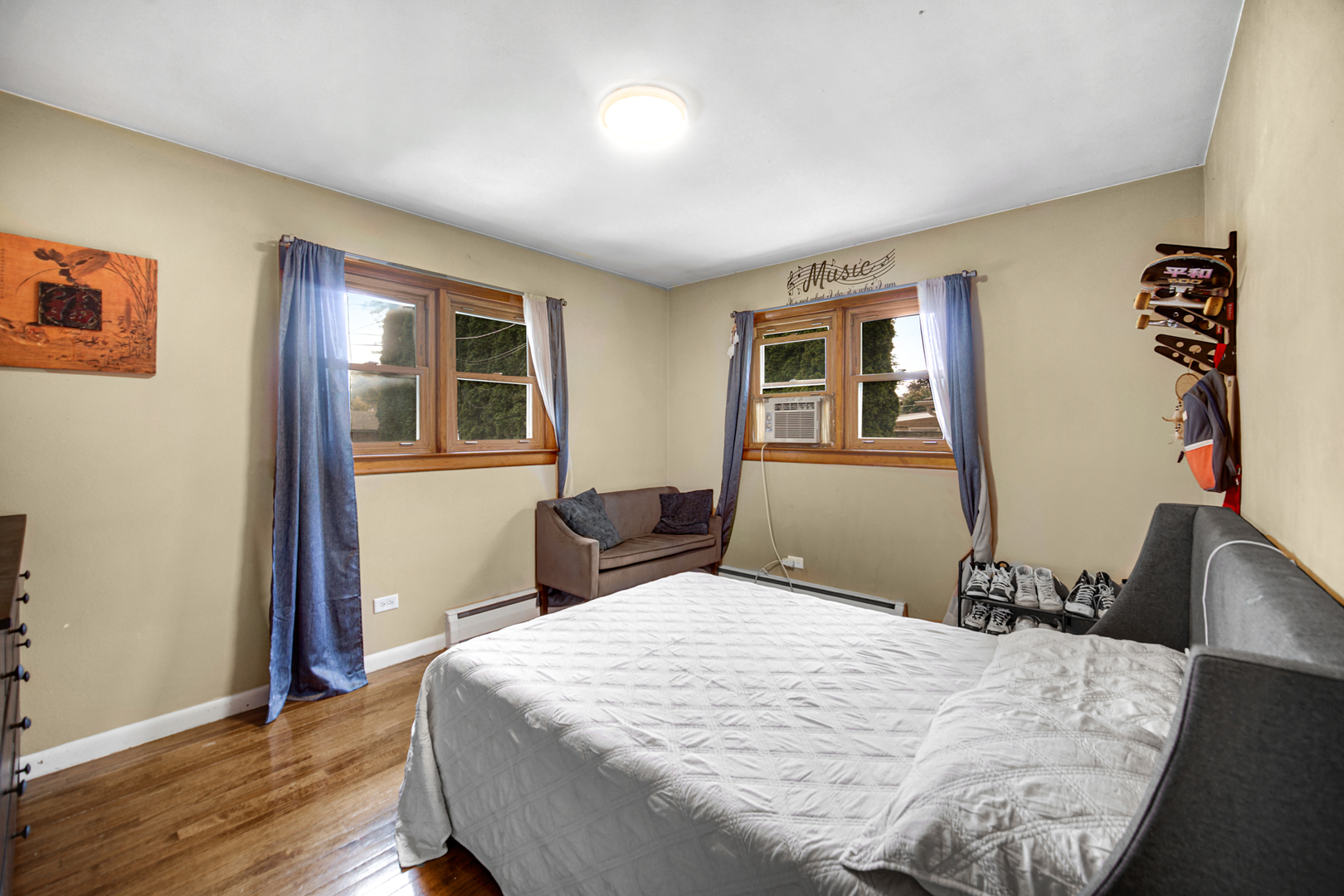 855 N Greenleaf Street, Gurnee, IL 60031