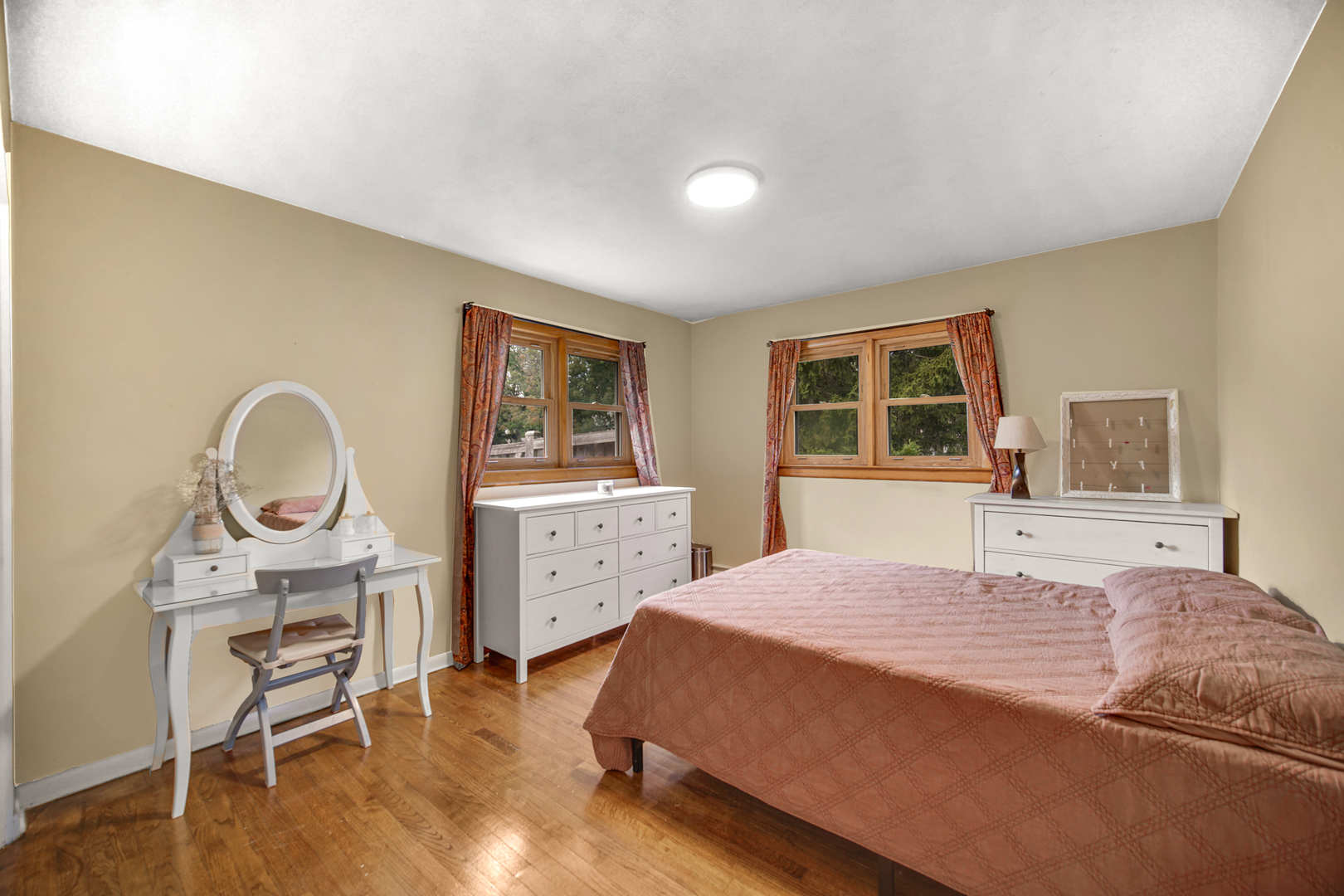 855 N Greenleaf Street, Gurnee, IL 60031