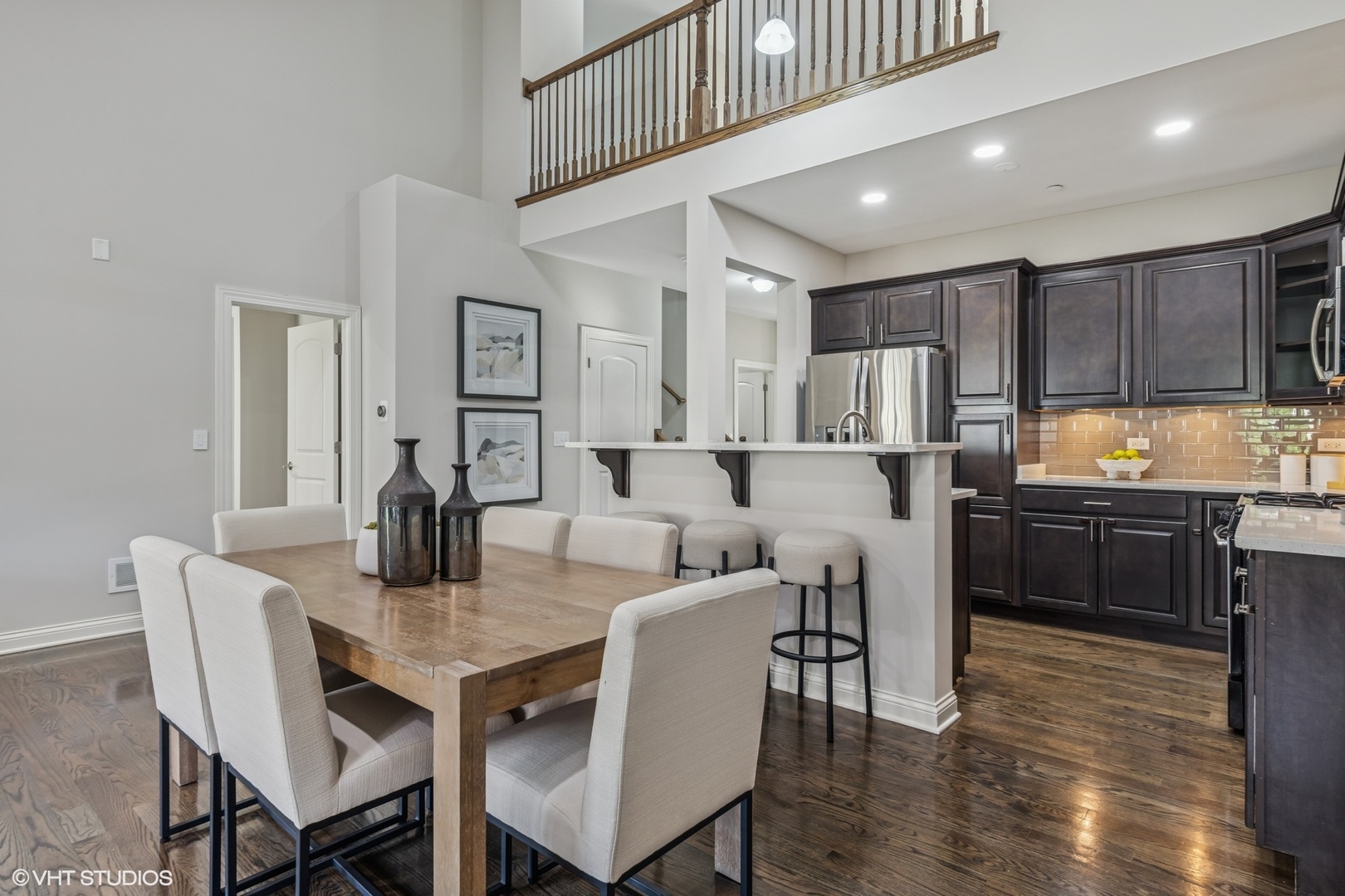 732 E Oliviabrook Drive, Oakbrook Terrace, IL 60181