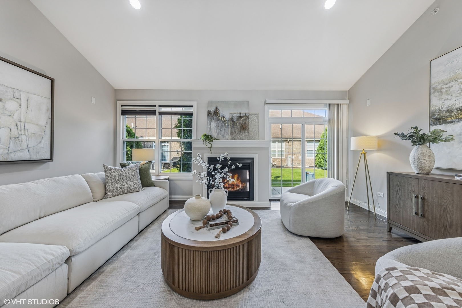 732 E Oliviabrook Drive, Oakbrook Terrace, IL 60181