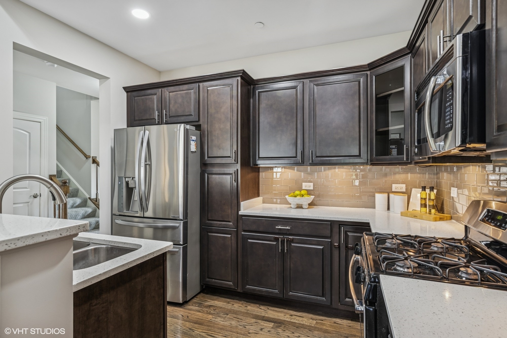 732 E Oliviabrook Drive, Oakbrook Terrace, IL 60181