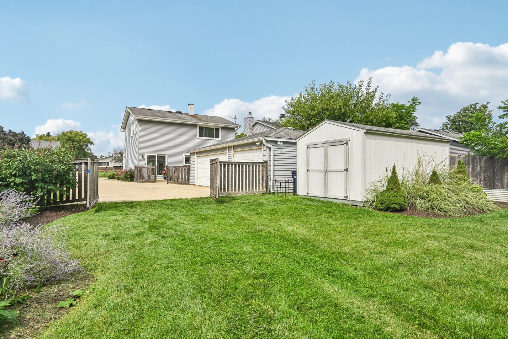 1143 S Edgewood Avenue, Lombard, IL 60148