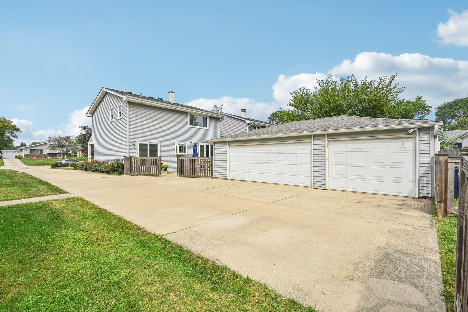 1143 S Edgewood Avenue, Lombard, IL 60148
