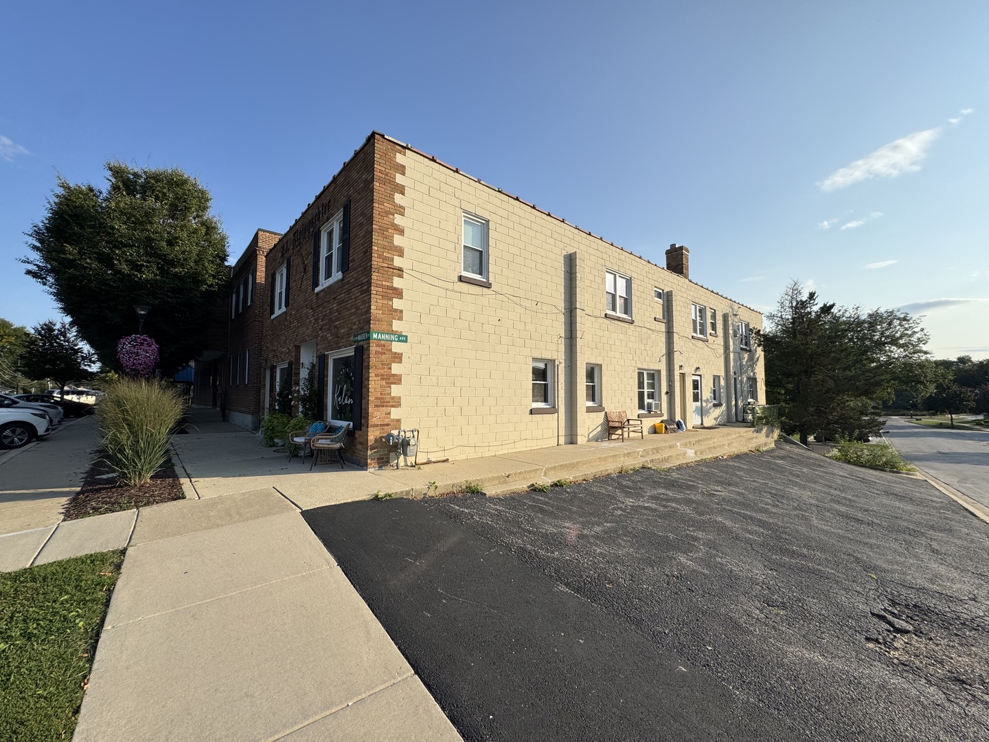 3S230 Warren Avenue #4, Warrenville, IL 60555