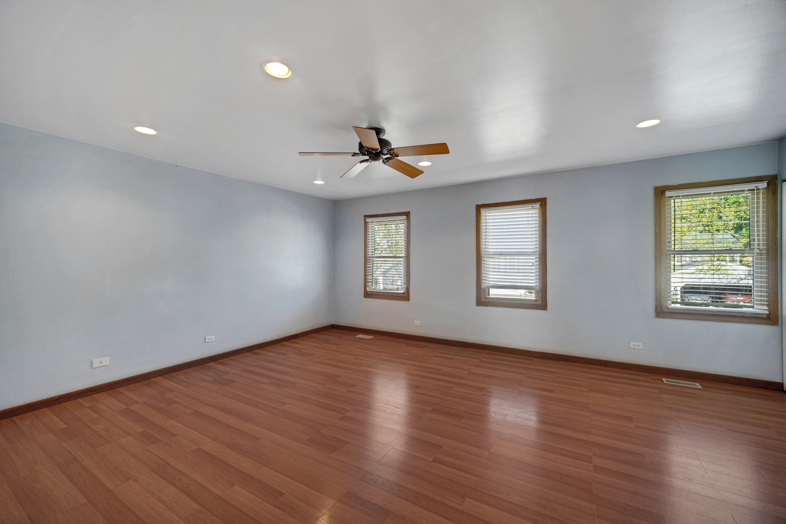 706 Shining Water Drive, Carol Stream, IL 60188