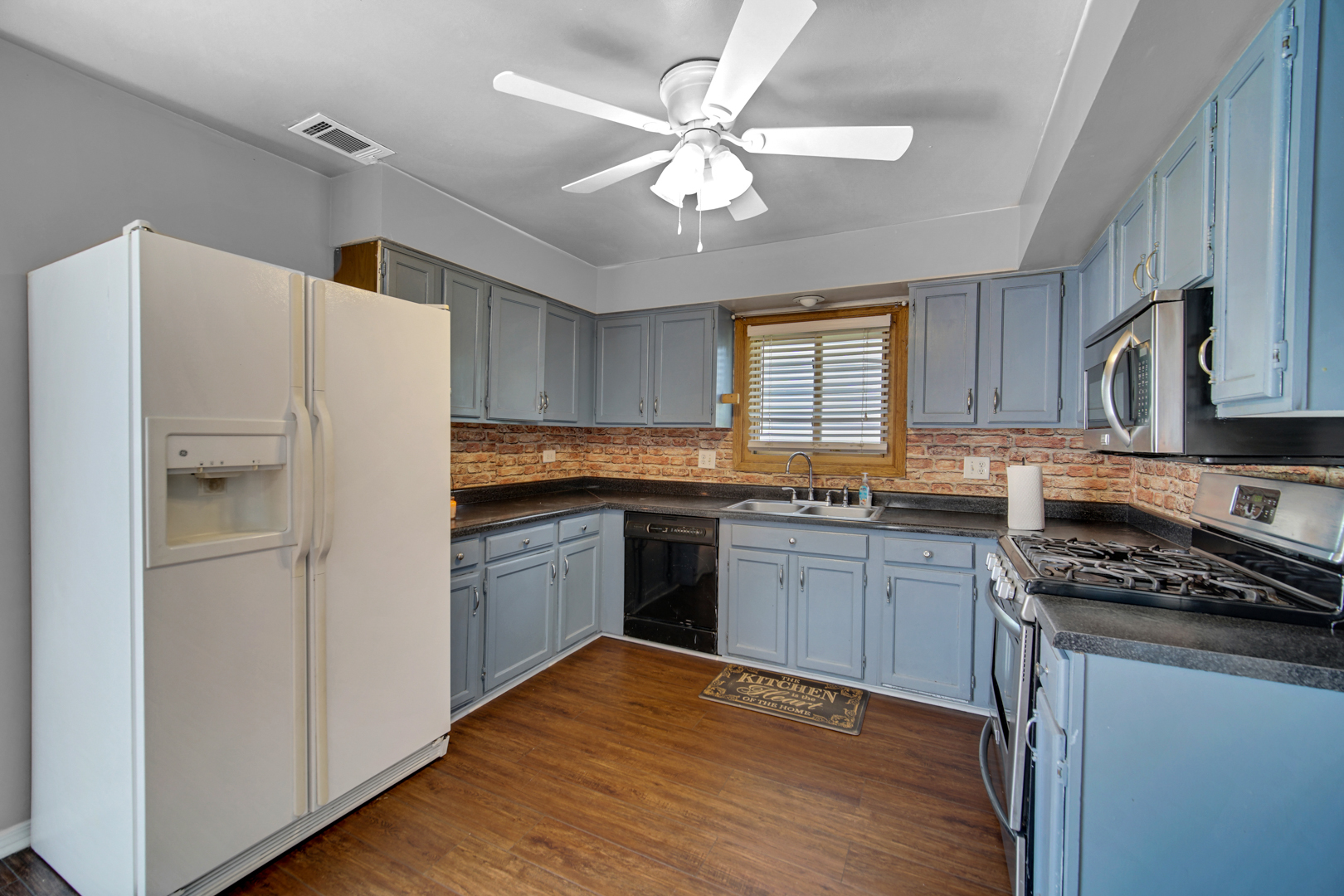 706 Shining Water Drive, Carol Stream, IL 60188