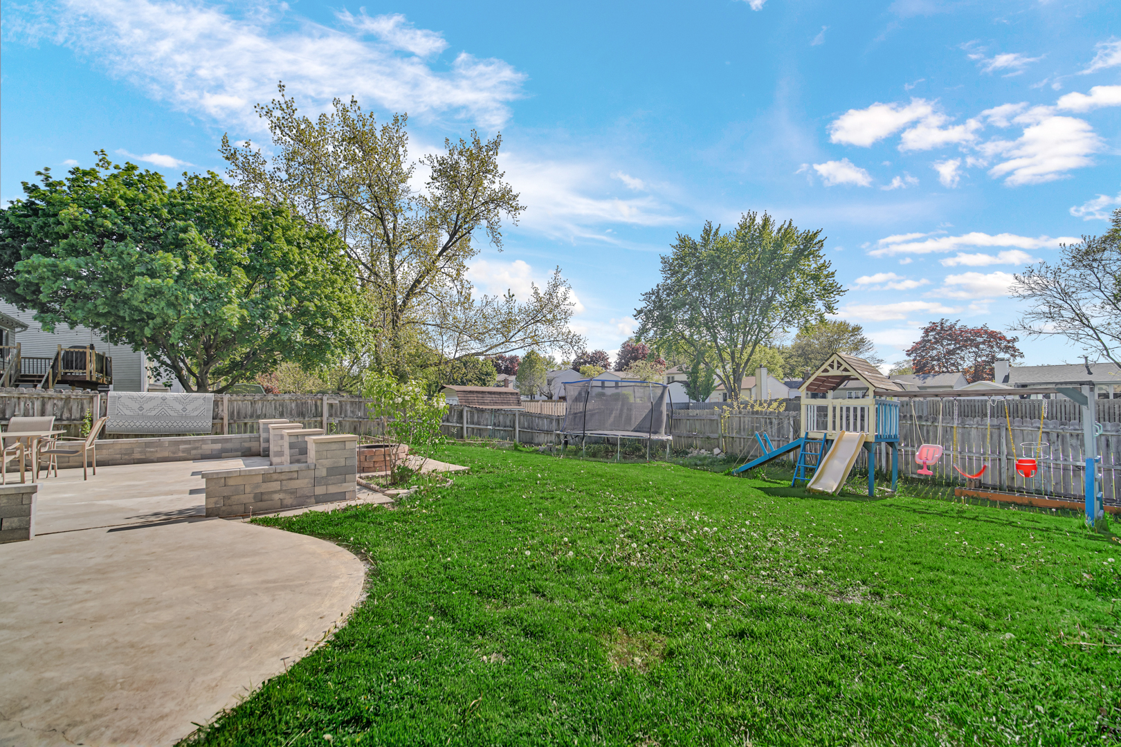 706 Shining Water Drive, Carol Stream, IL 60188