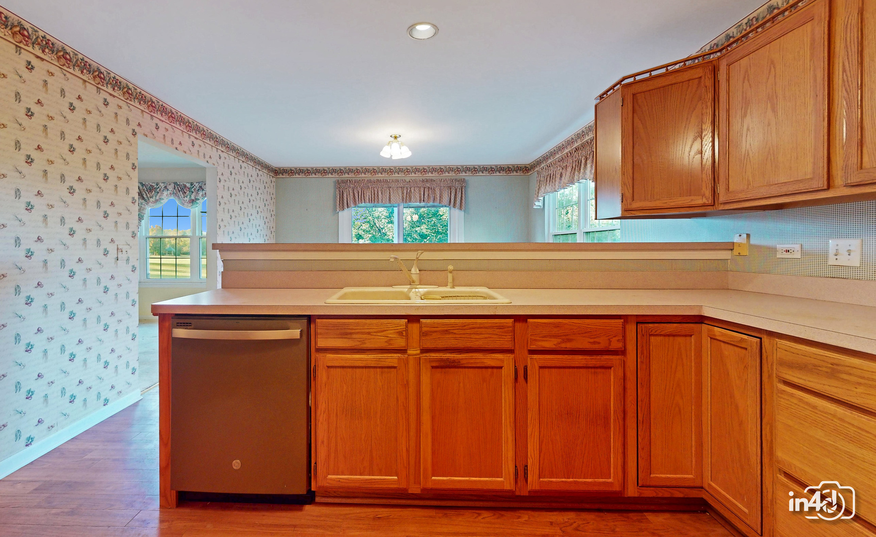 562 Tewksbury Circle, Oswego, IL 60543