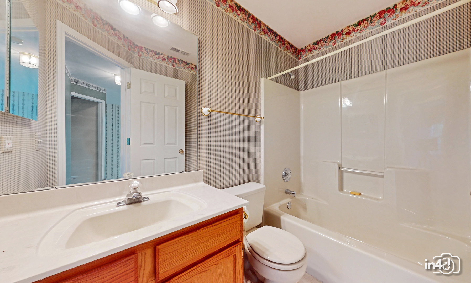 562 Tewksbury Circle, Oswego, IL 60543