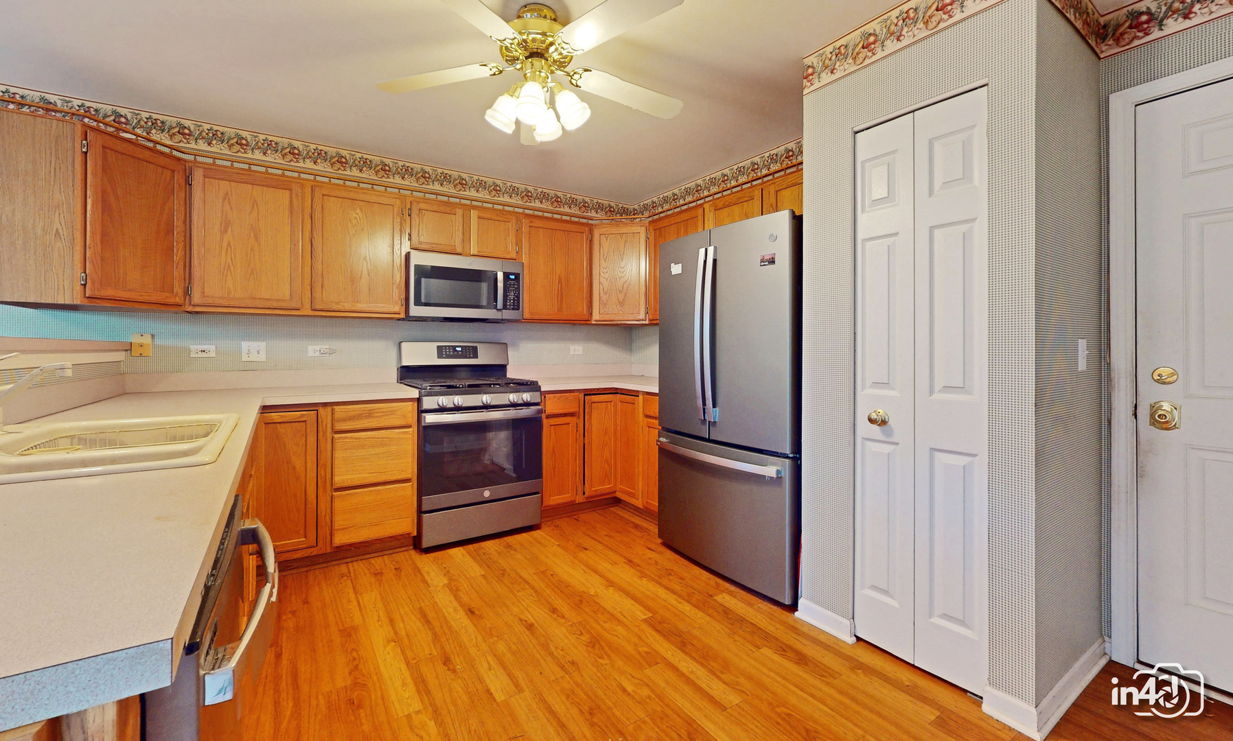 562 Tewksbury Circle, Oswego, IL 60543