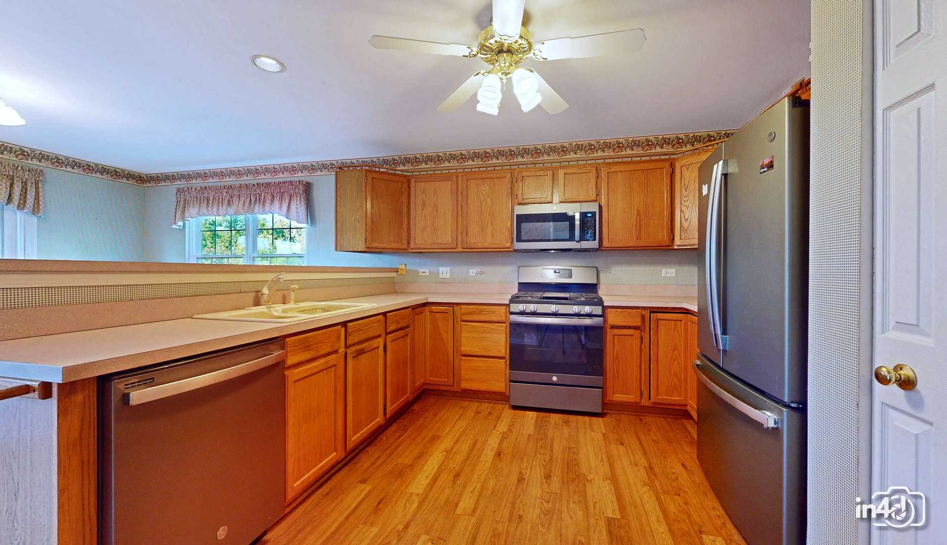 562 Tewksbury Circle, Oswego, IL 60543