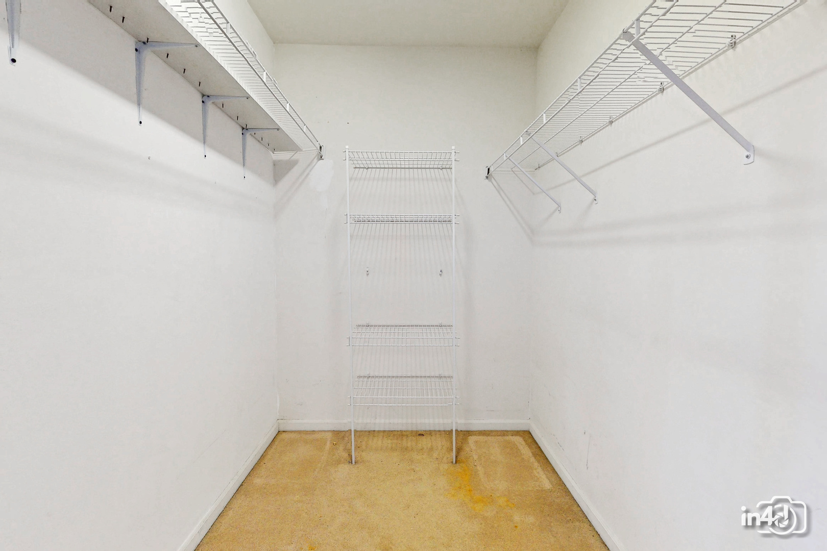 562 Tewksbury Circle, Oswego, IL 60543