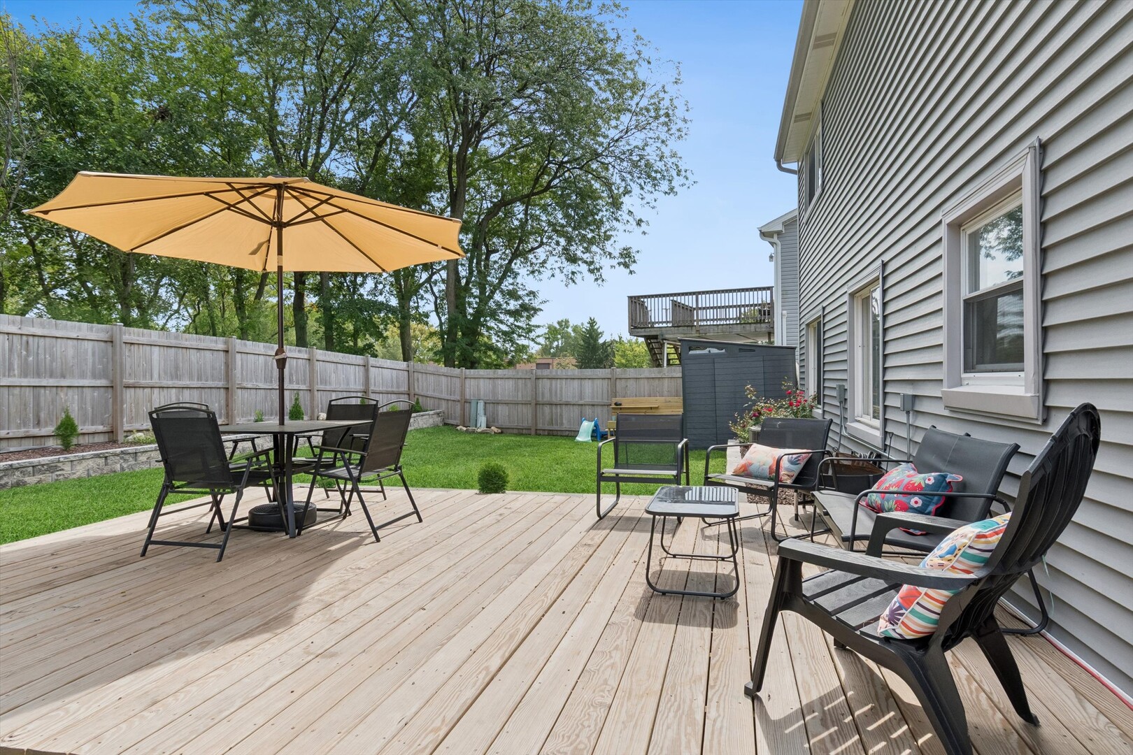 815 Woodside Drive, Roselle, IL 60172