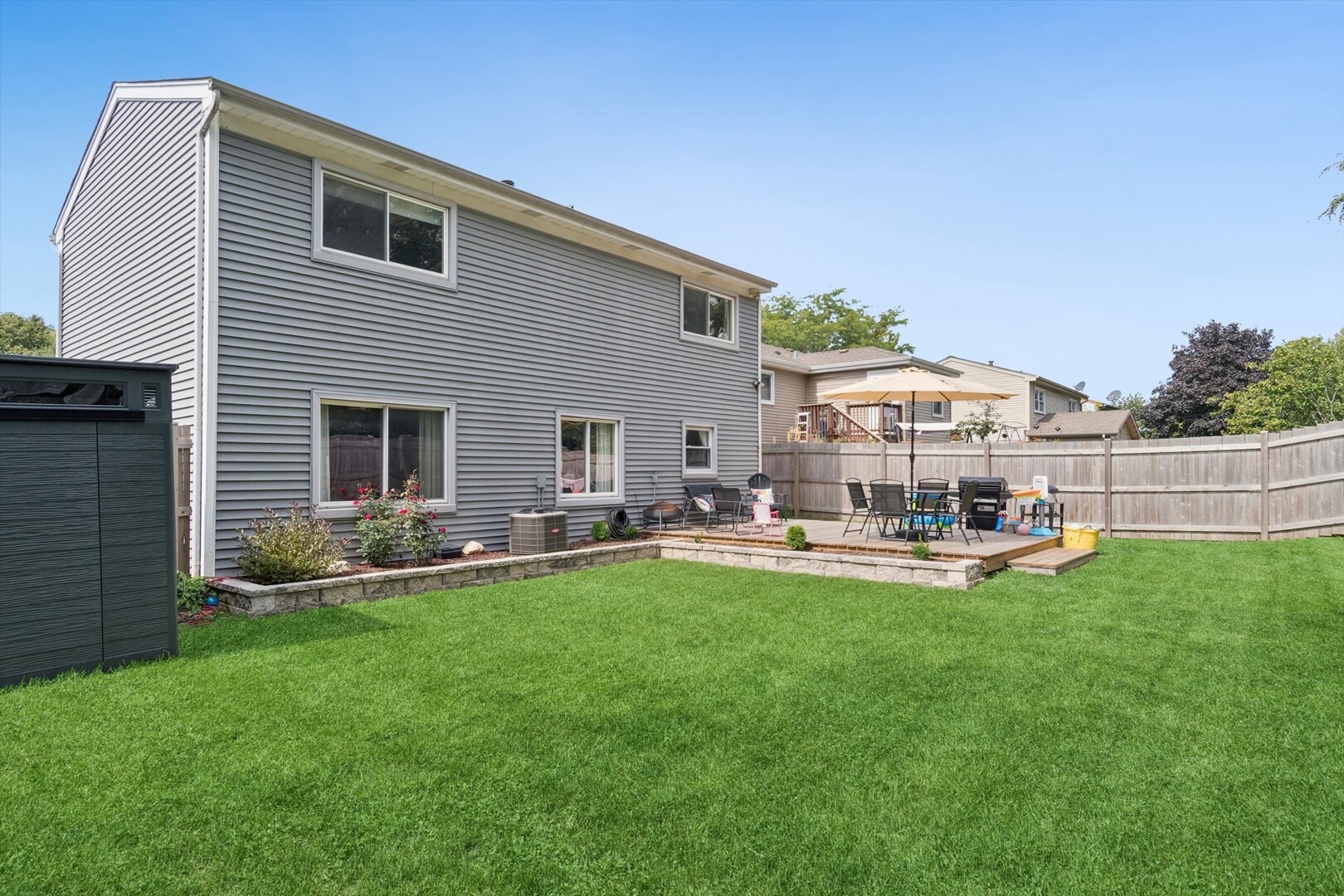 815 Woodside Drive, Roselle, IL 60172