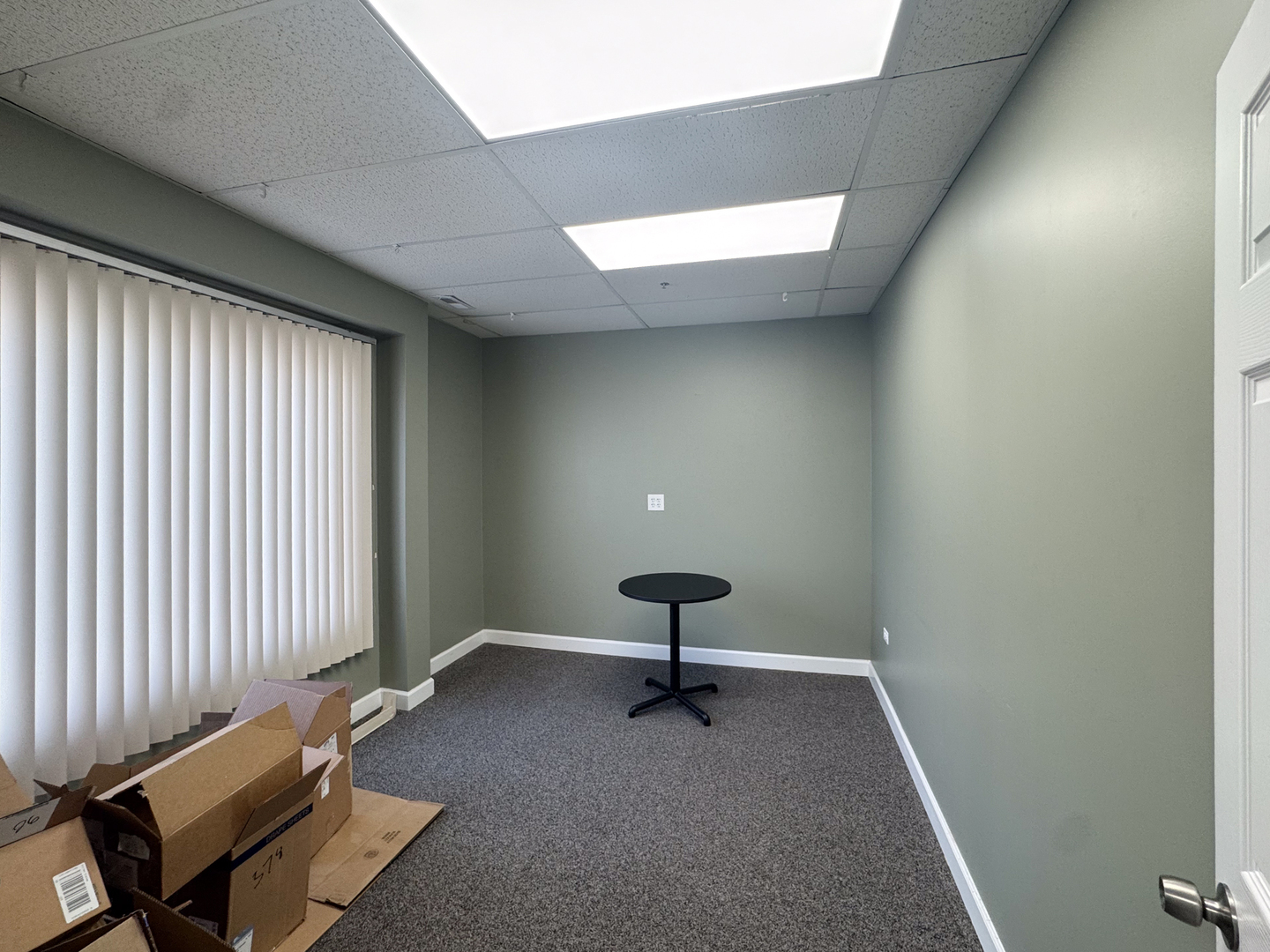 2020 Dean Street #E-D2, St. Charles, IL 60174