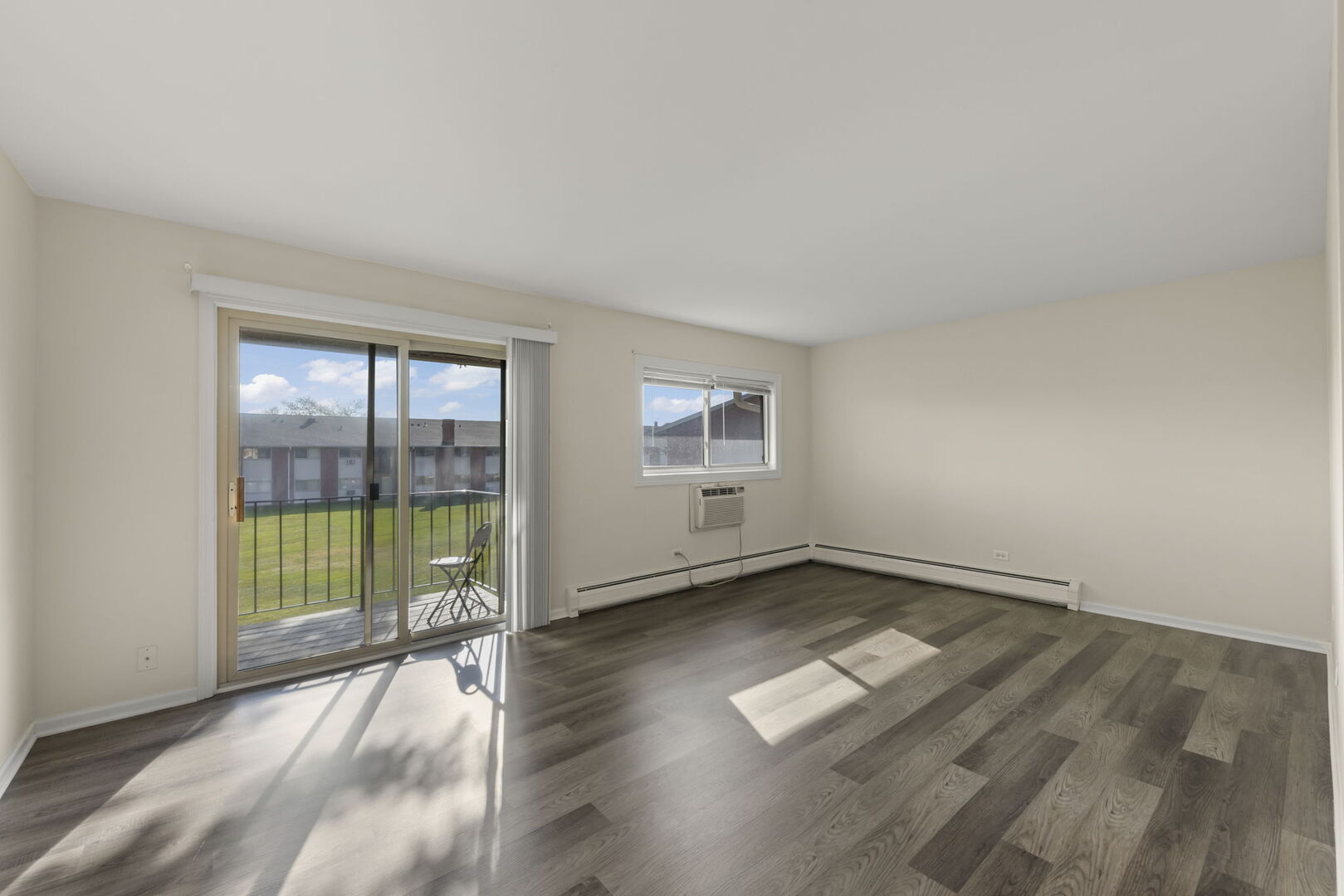 1577 Jill Court #201, Glendale Heights, IL 60139