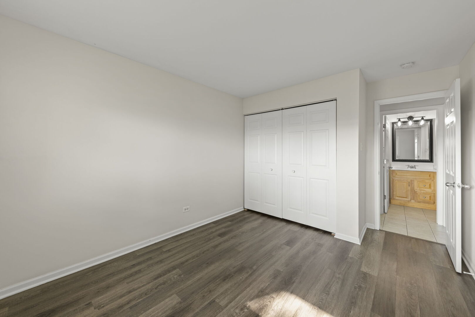 1577 Jill Court #201, Glendale Heights, IL 60139