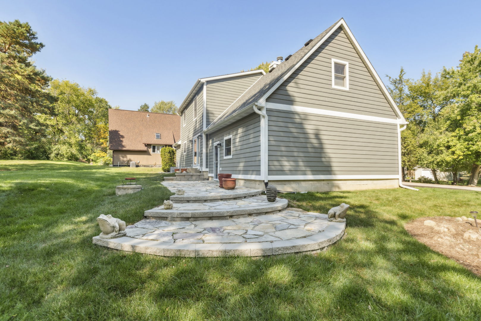 25455 W Greenview Avenue, Antioch, IL 60002