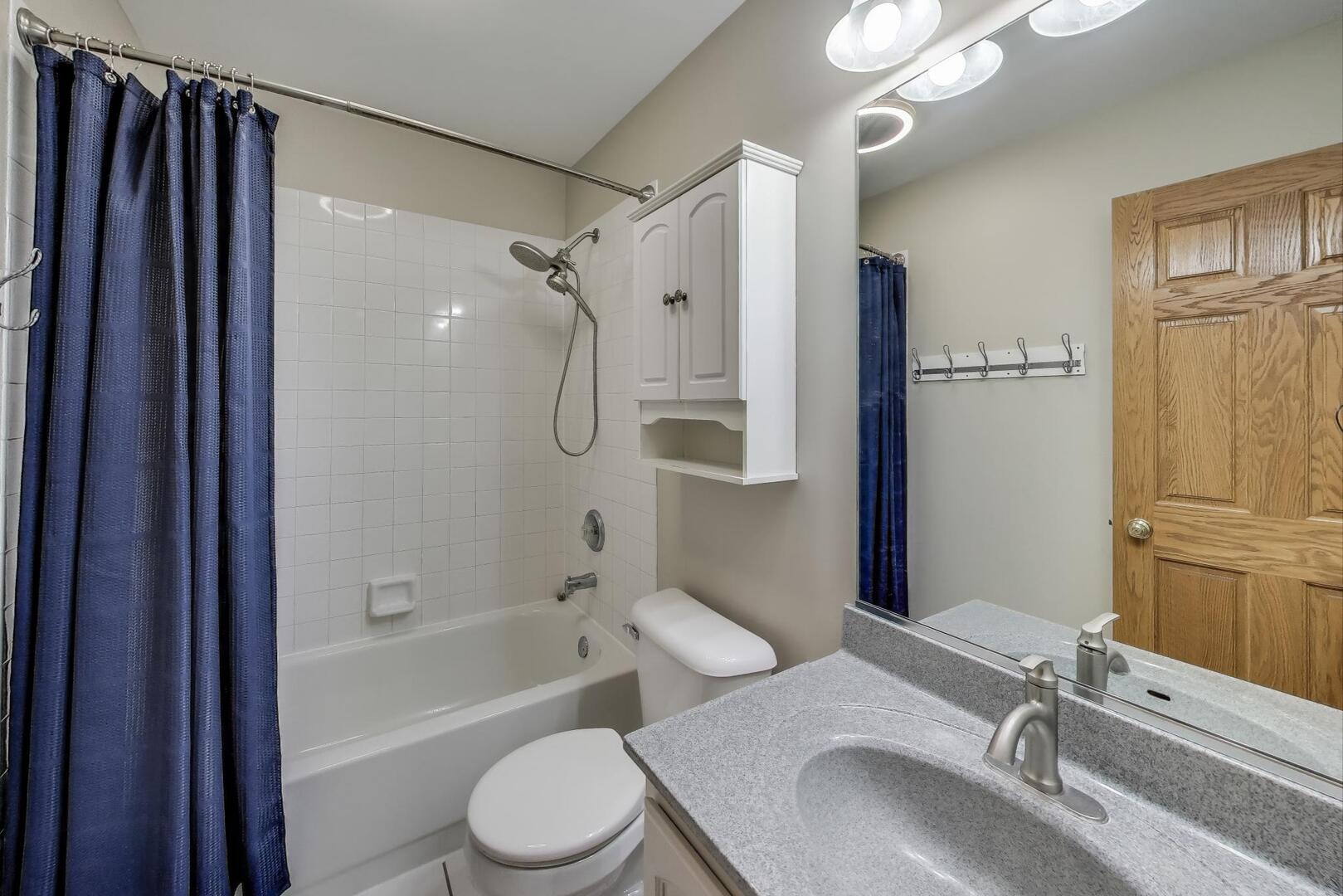 810 Thornwood Drive, St. Charles, IL 60174