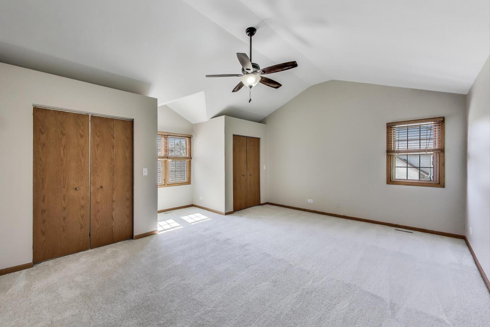 810 Thornwood Drive, St. Charles, IL 60174