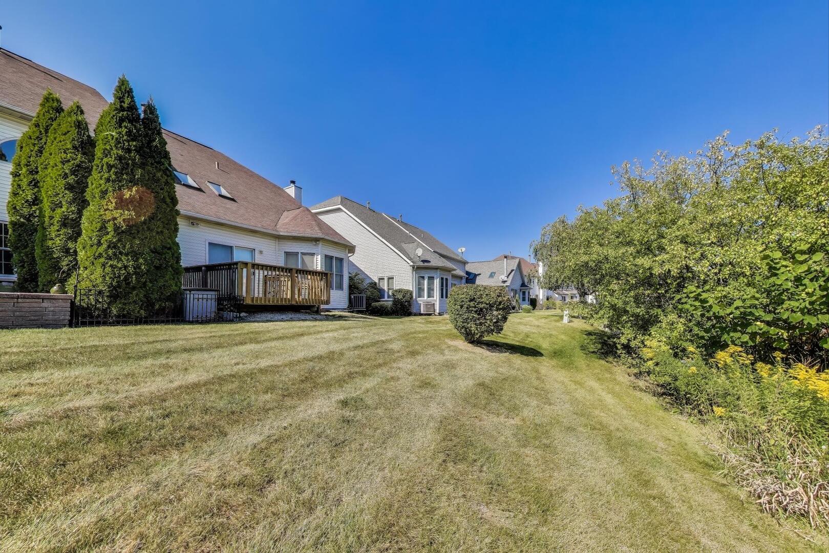 810 Thornwood Drive, St. Charles, IL 60174