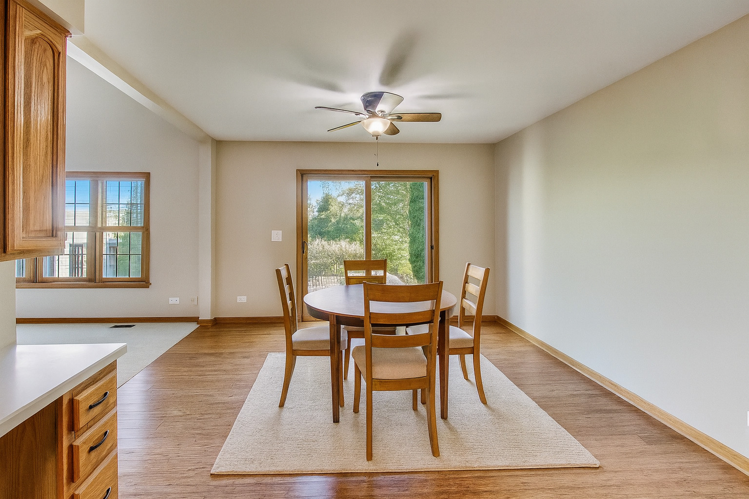 810 Thornwood Drive, St. Charles, IL 60174