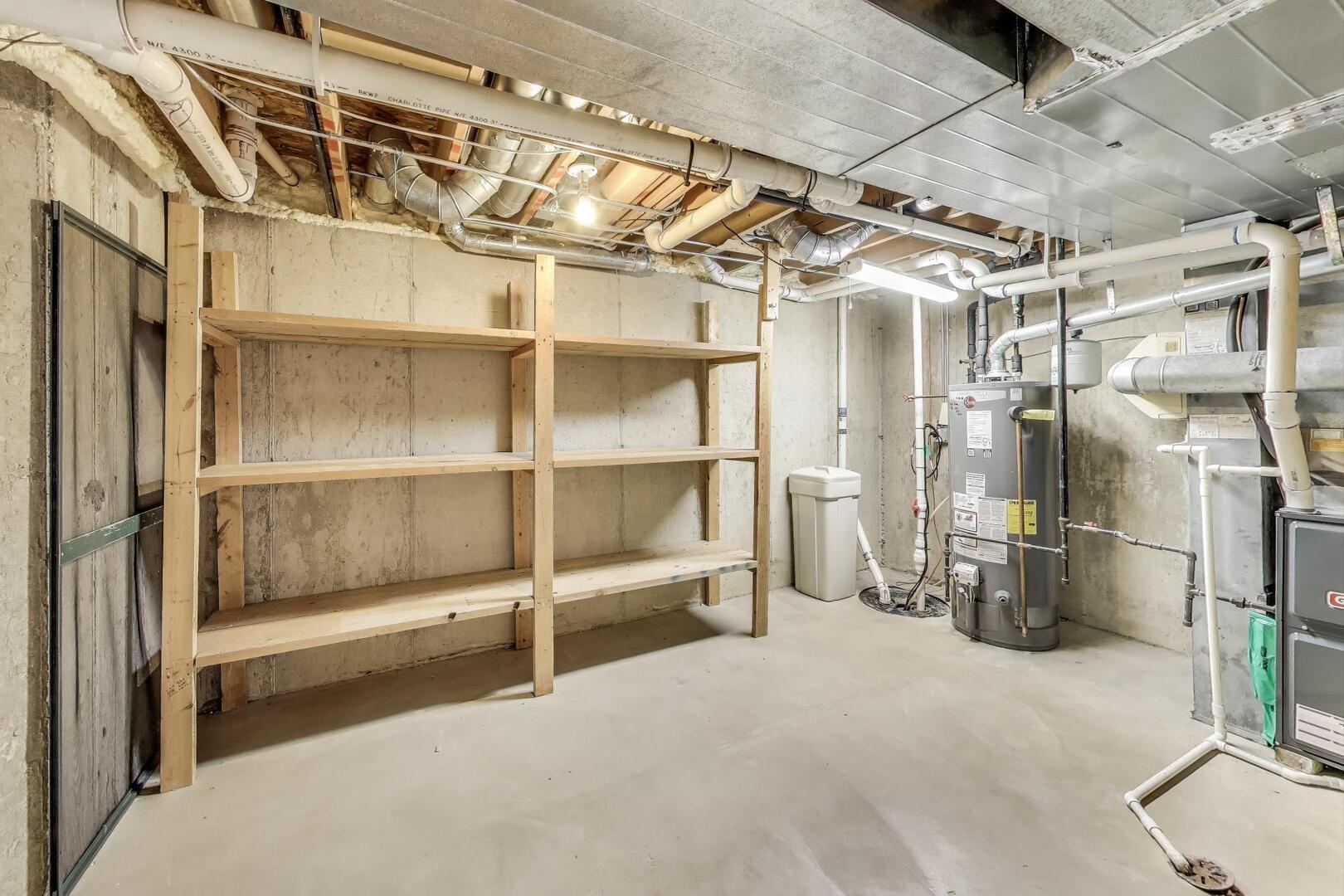 810 Thornwood Drive, St. Charles, IL 60174