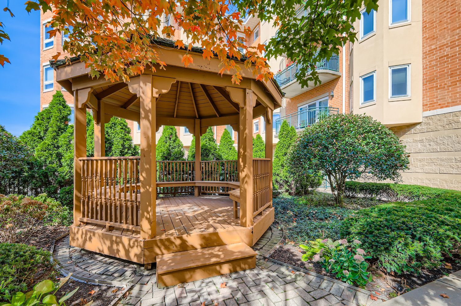 100 W Roosevelt Avenue #201, Bensenville, IL 60106