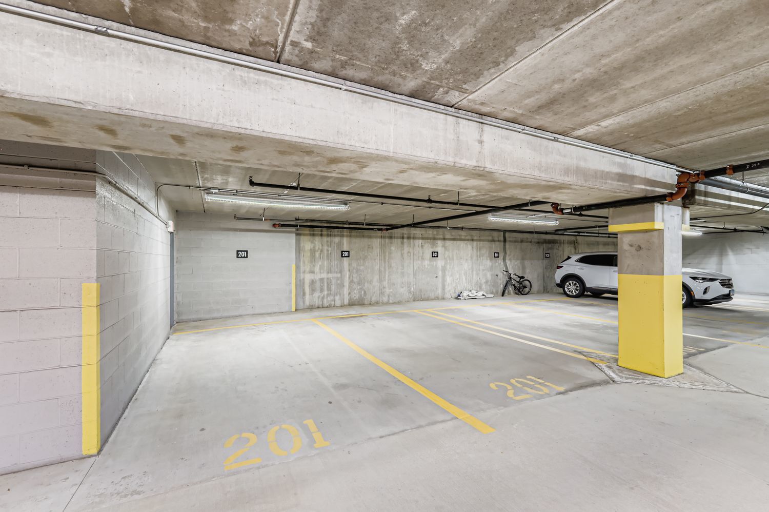 100 W Roosevelt Avenue #201, Bensenville, IL 60106