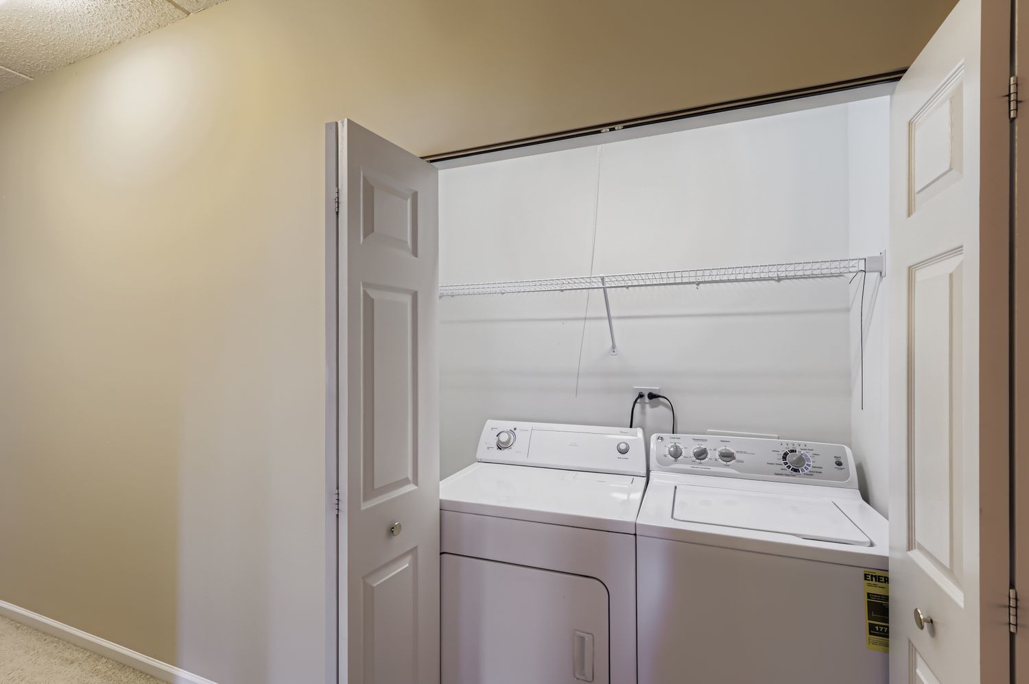 100 W Roosevelt Avenue #201, Bensenville, IL 60106