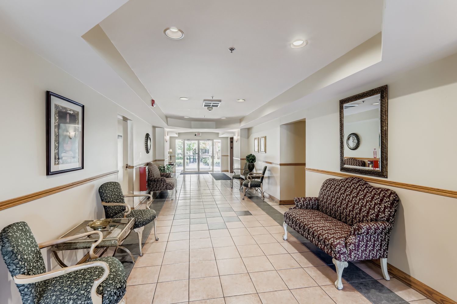 100 W Roosevelt Avenue #201, Bensenville, IL 60106