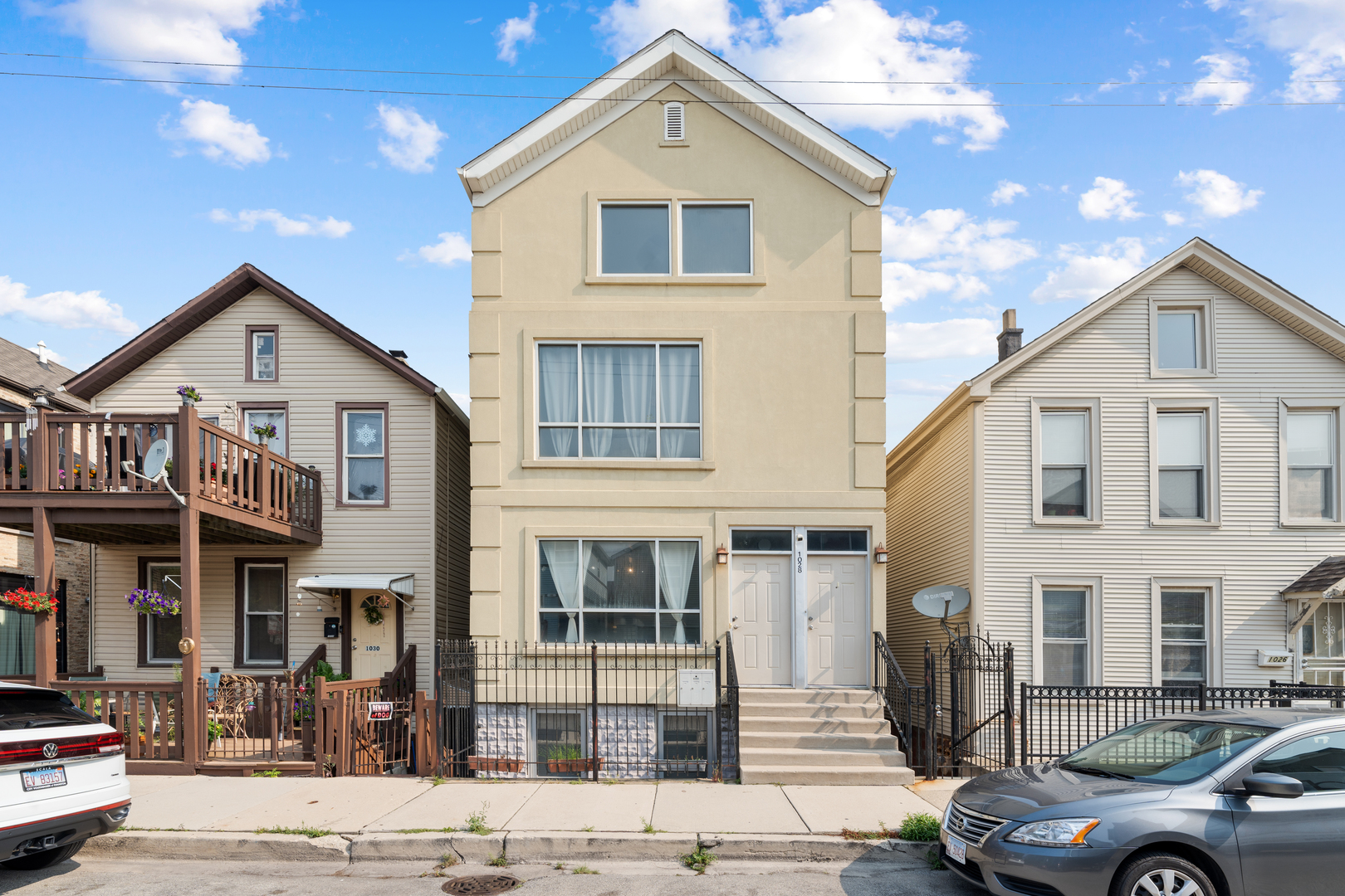 1028 W 20th Place #1, Chicago, IL 60608