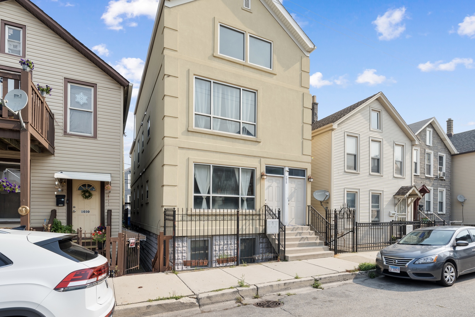 1028 W 20th Place #1, Chicago, IL 60608