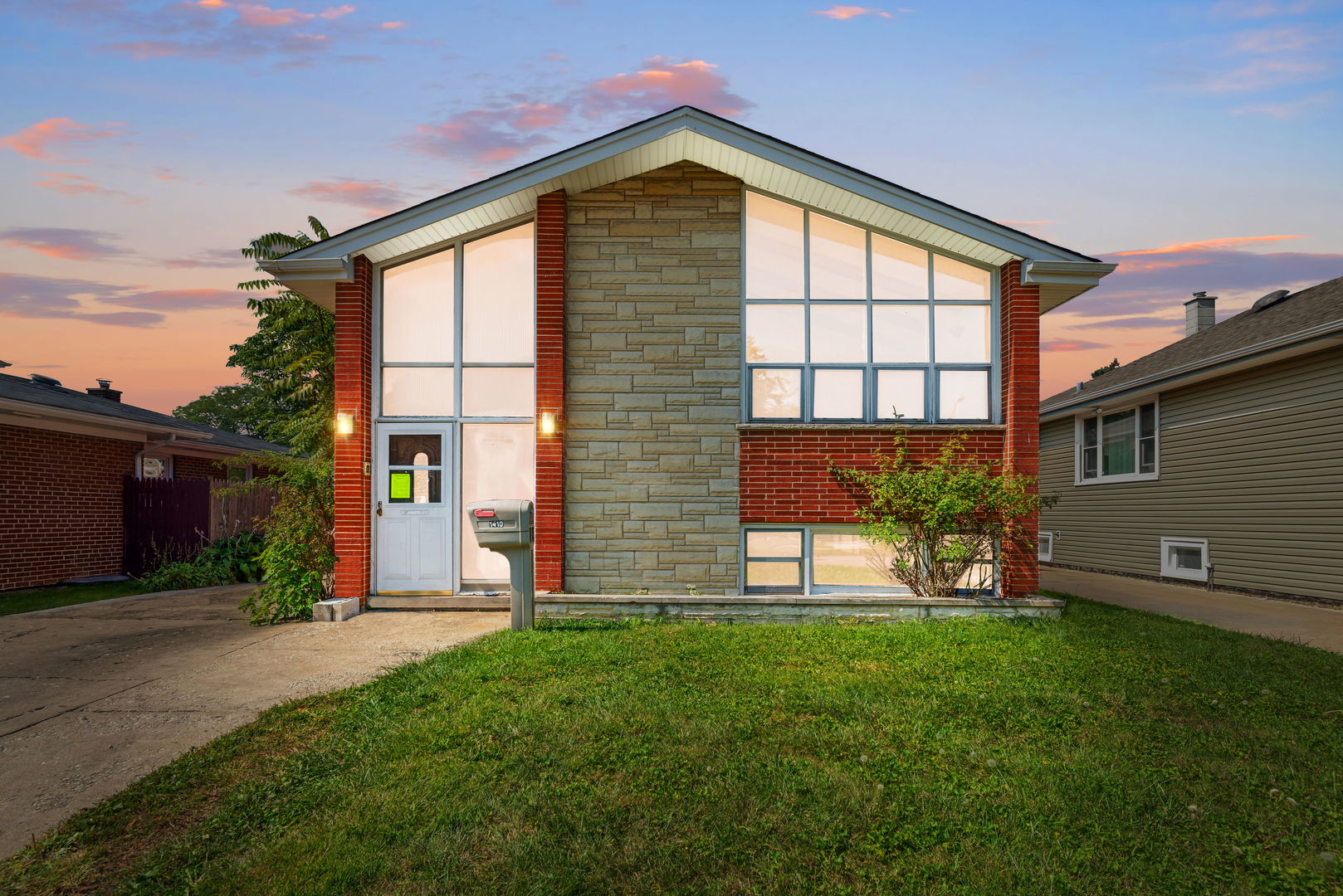 1410 N 34th Avenue, Melrose Park, IL 60160